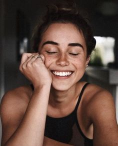 Femme en train de sourire